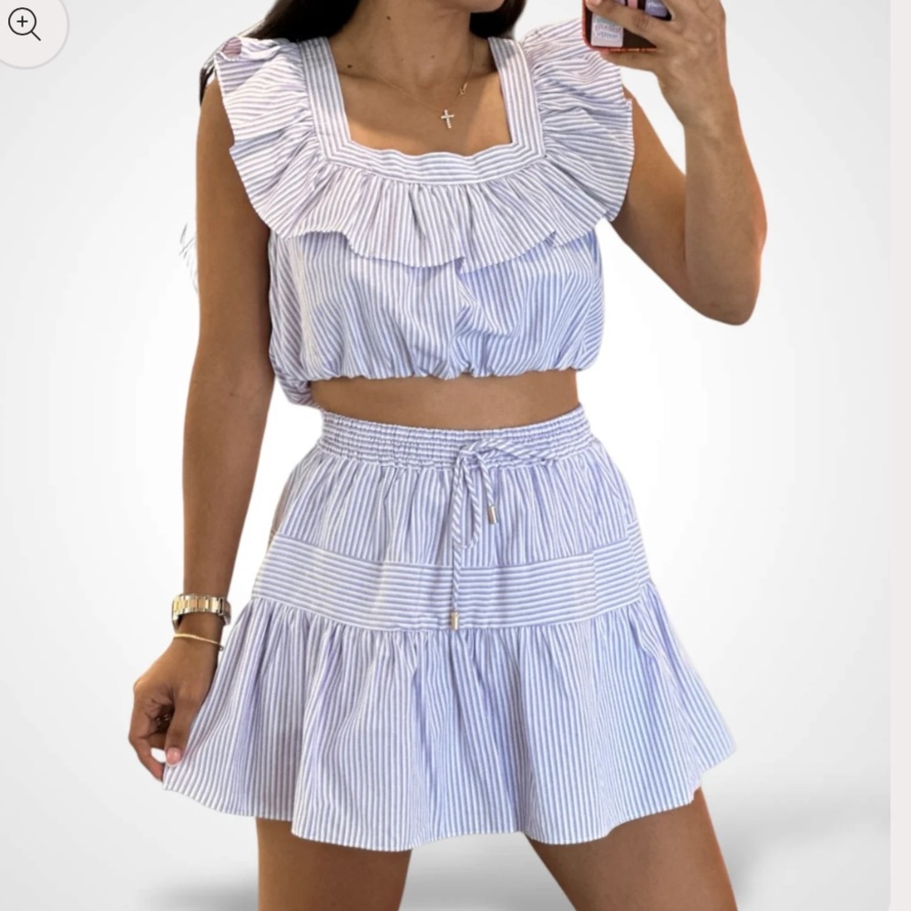 Do&be striped skirt set